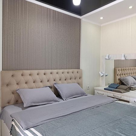 Aura On Abdrahmanova 145 Appartement Bisjkek Buitenkant foto