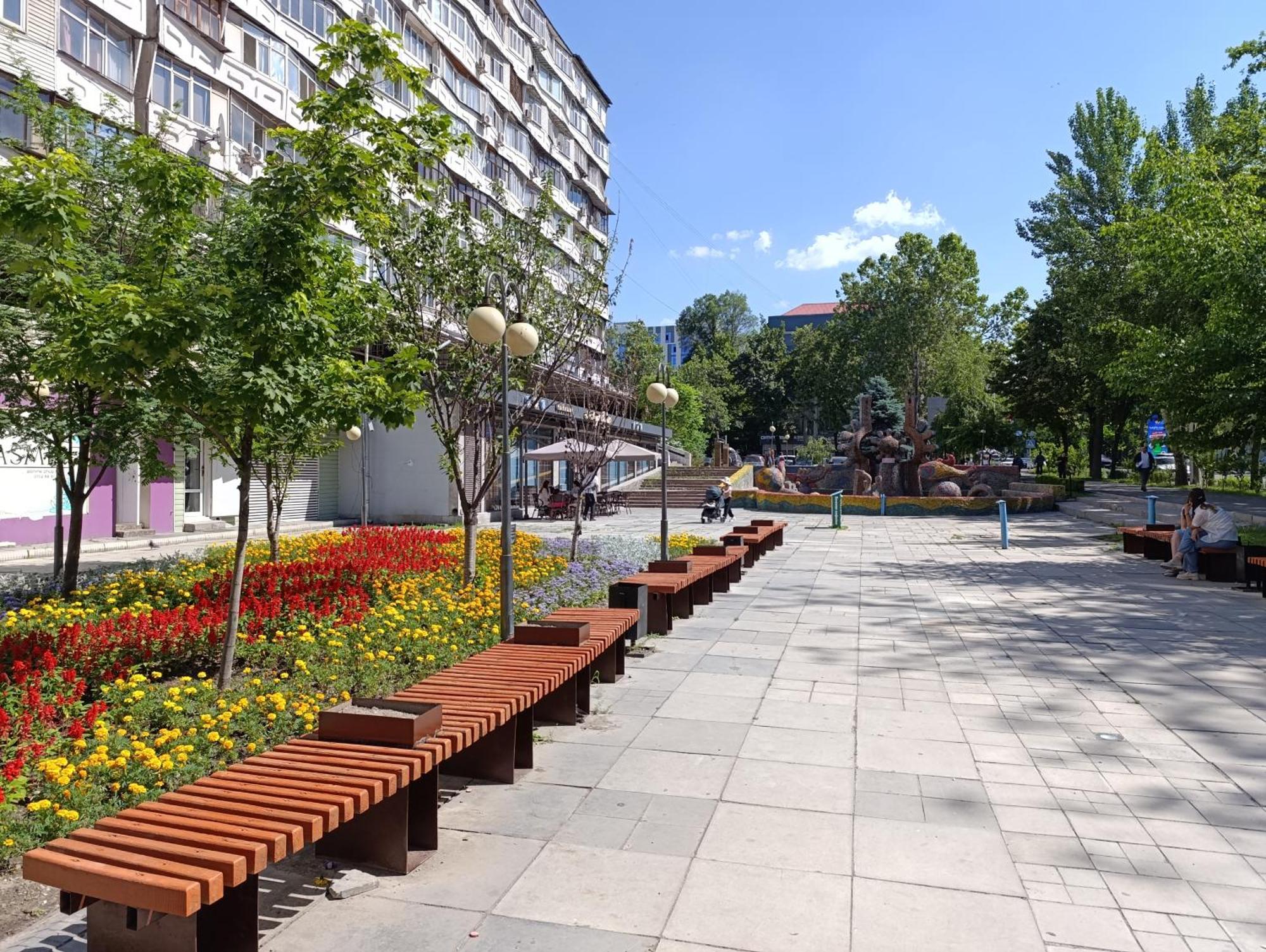 Aura On Abdrahmanova 145 Appartement Bisjkek Buitenkant foto